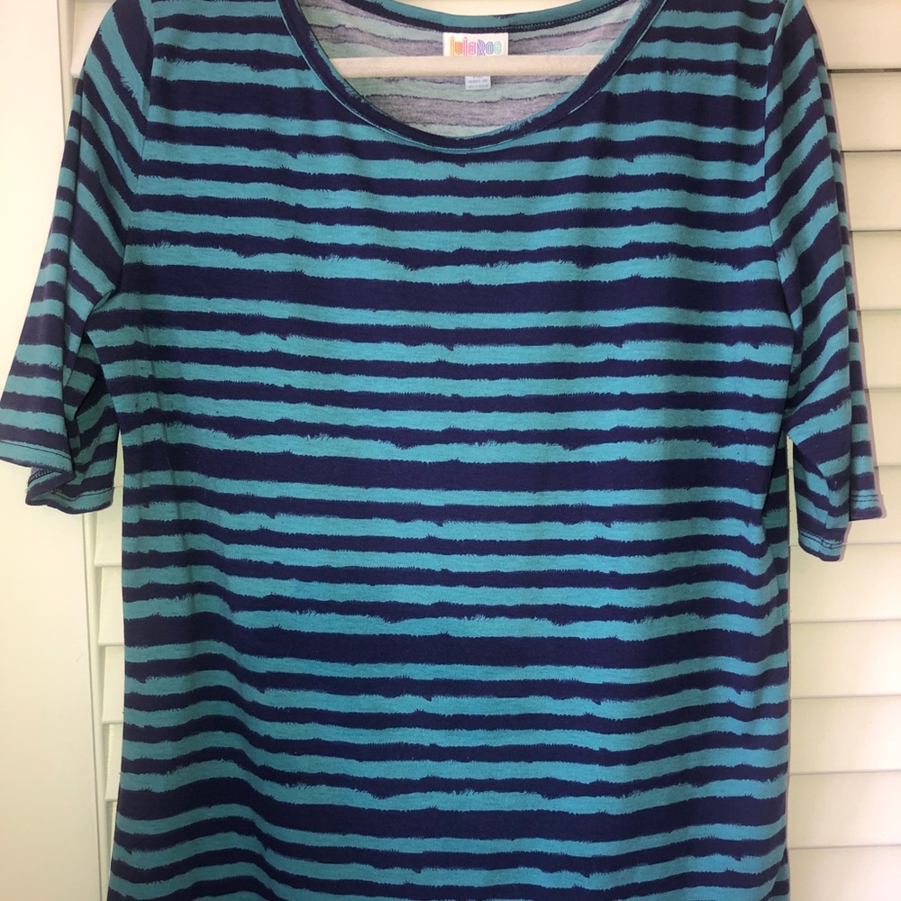 LulaRoe Jade | Active Tee | XL